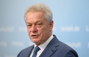 Minister Rainer für Videoüberwachung in Schlachthöfen