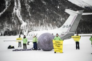 Im Privatjet nach Davos: Greenpeace fordert Verbot
