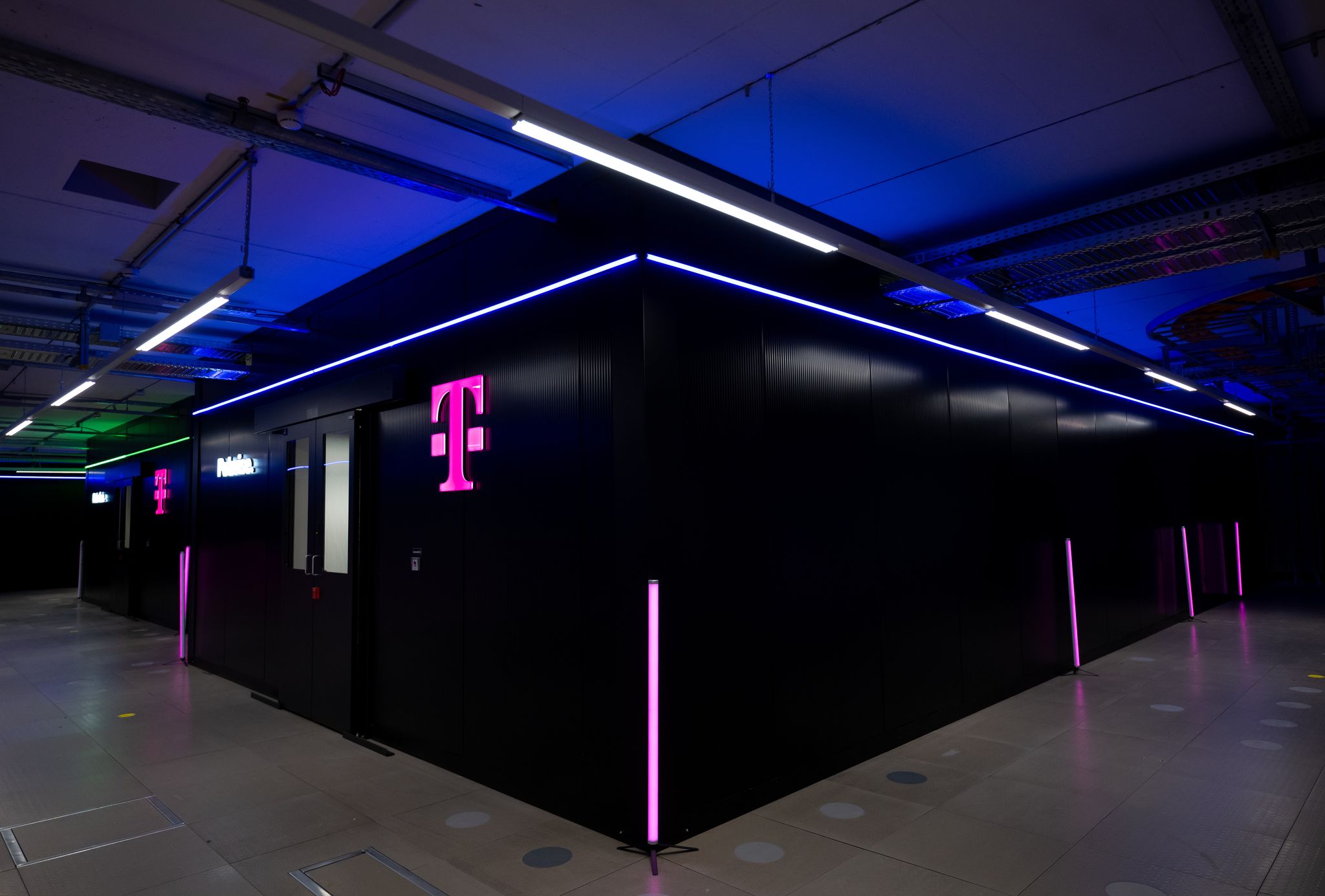 Telekom nimmt große KI-Fabrik in München in Betrieb